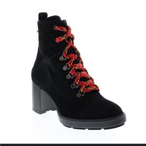 Aquatalia Ihana Suede Black Tractor Hiking Lace Up Boots‎ NEW 6.5